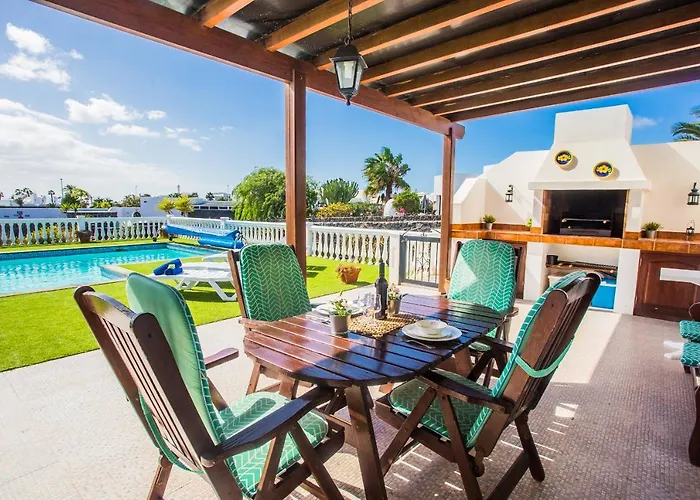 Beautiful 2 Bed With Large Pool Casa Manana *