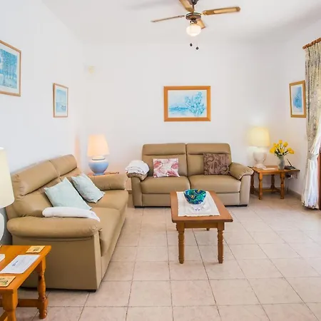 מלון Beautiful 2 Bed With Large Pool Casa Manana