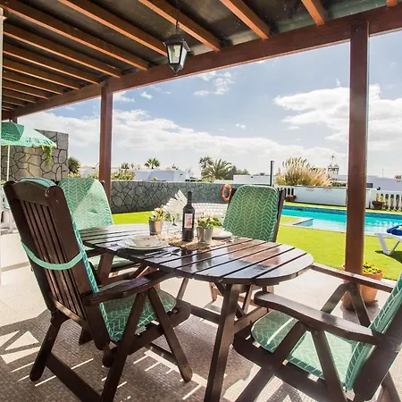 Beautiful 2 Bed With Large Pool Casa Manana *