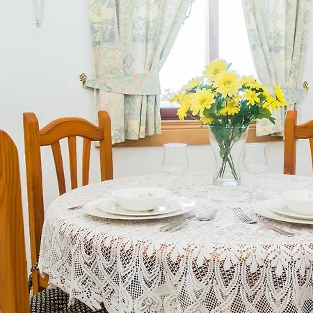 Beautiful 2 Bed With Large Pool Casa Manana * Playa Blanca (Lanzarote)