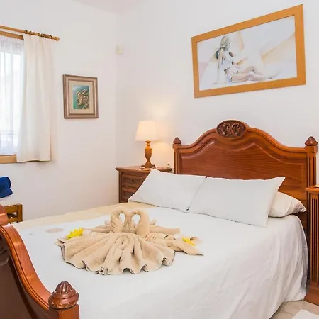 Beautiful 2 Bed With Large Pool Casa Manana