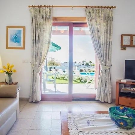 Beautiful 2 Bed With Large Pool Casa Manana *