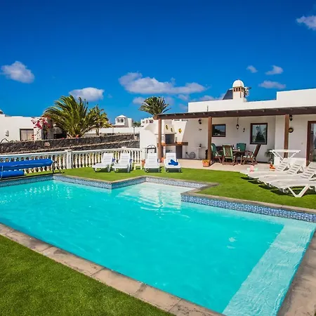 Villa Beautiful 2 Bed With Large Pool Casa Manana Playa Blanca (Lanzarote)