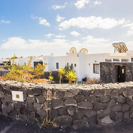 Hotel Beautiful 2 Bed With Large Pool Casa Manana Playa Blanca (Lanzarote)