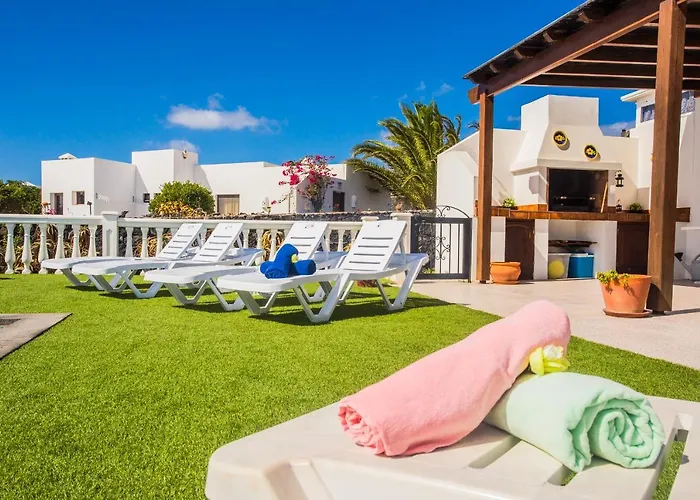 Beautiful 2 Bed With Large Pool Casa Manana *