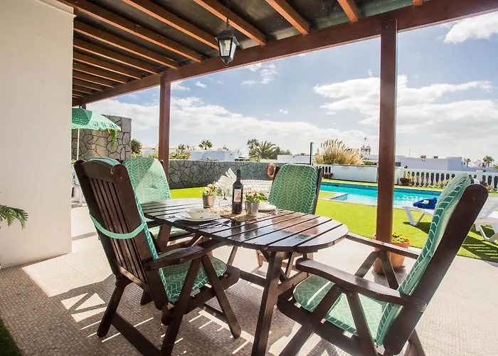 Beautiful 2 Bed With Large Pool Casa Manana *