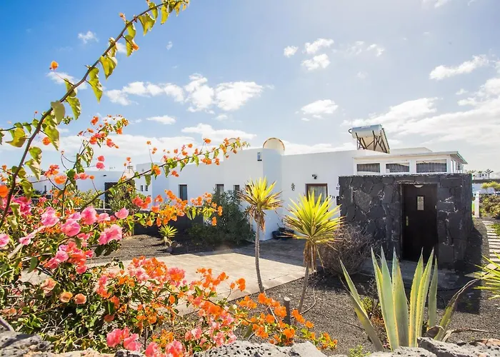 Hotell Beautiful 2 Bed With Large Pool Casa Manana